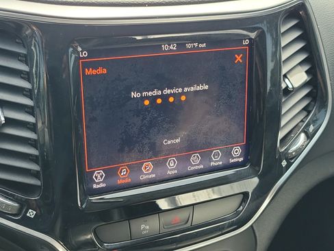Used 2019 Jeep Cherokee Limited w/ Trailer Tow Group AWD/4WD image 25