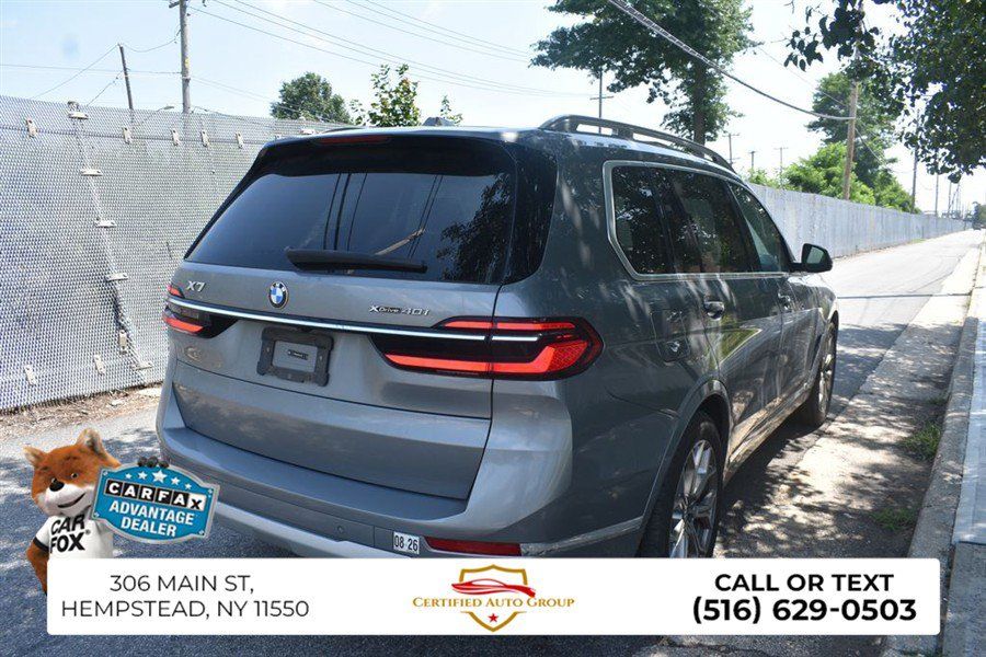 Used 2025 BMW X7 xDrive40i AWD/4WD image 6