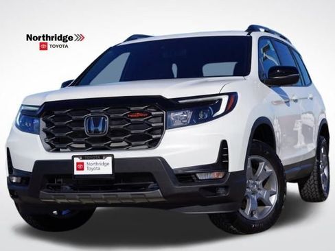 Used 2025 Honda Passport TrailSport image 1