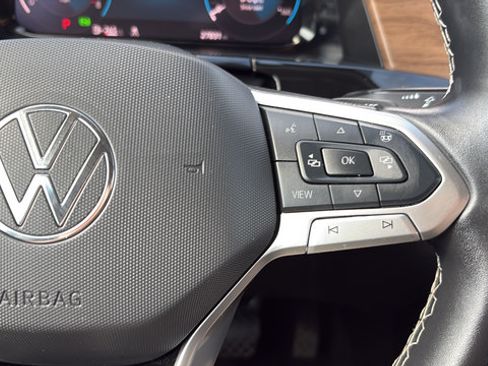 Used 2025 Volkswagen Atlas SE AWD/4WD image 15