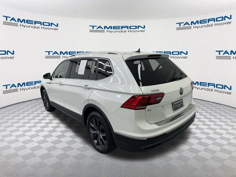 Used 2023 Volkswagen Tiguan SE FWD image 3