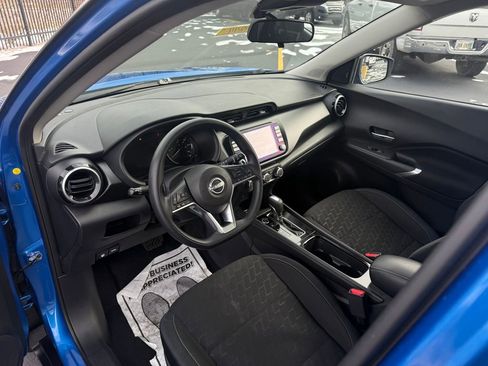 Used 2023 Nissan Kicks SV image 9