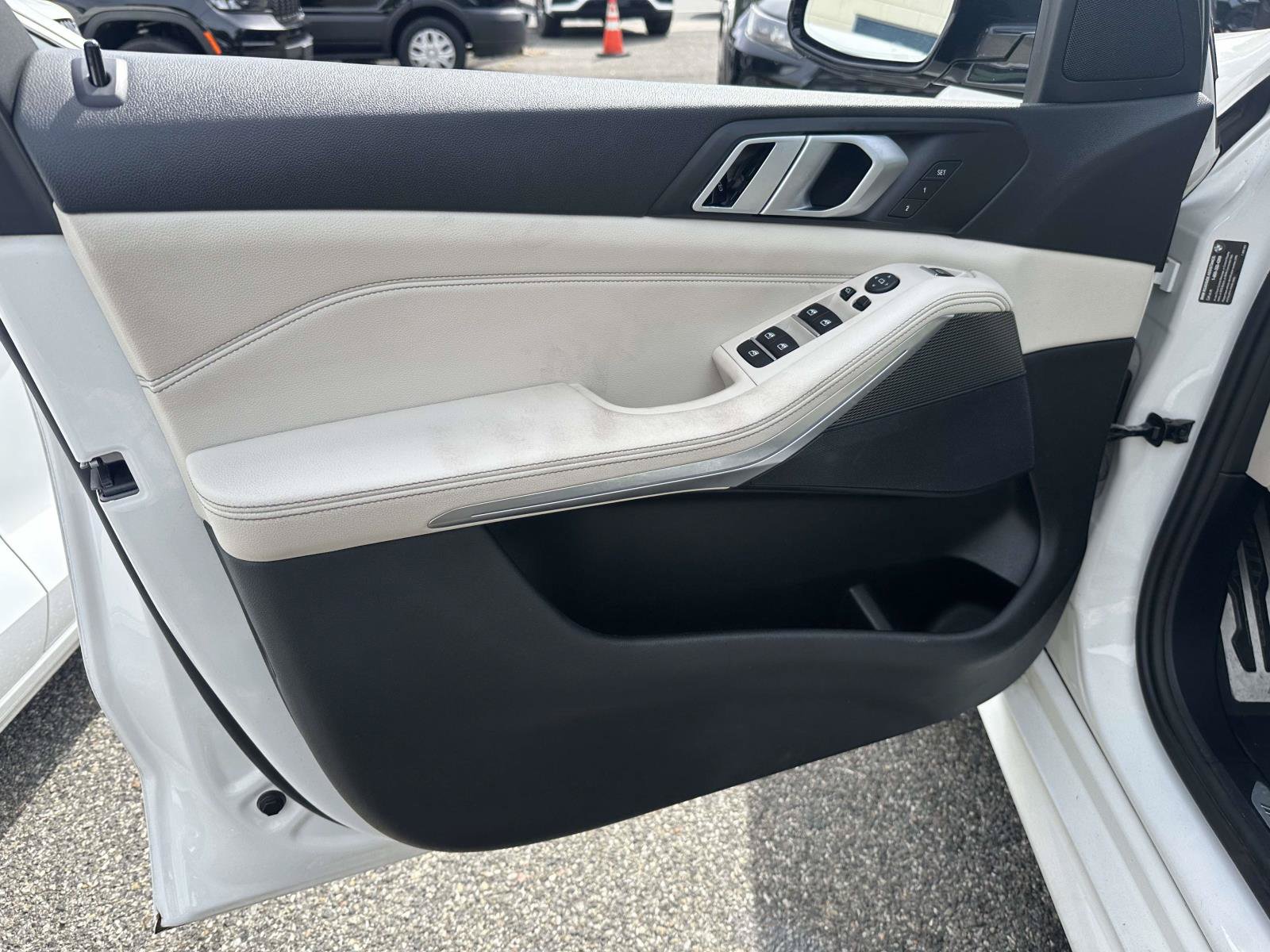 Used 2019 BMW X5 xDrive40i w/ M Sport Package AWD/4WD image 10
