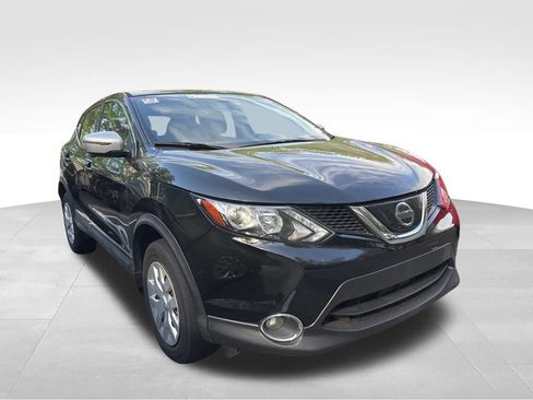 Used 2019 Nissan Rogue Sport S image 10