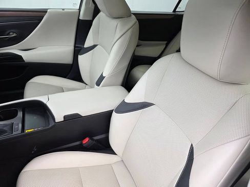 Used 2025 Lexus ES 350 w/ Premium Package FWD image 11