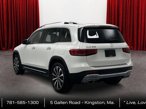 Used 2023 Mercedes-Benz GLB 250 4MATIC w/ Premium Package image 7