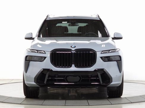 Used 2026 BMW X7 xDrive40i w/ M Sport Package AWD/4WD image 2