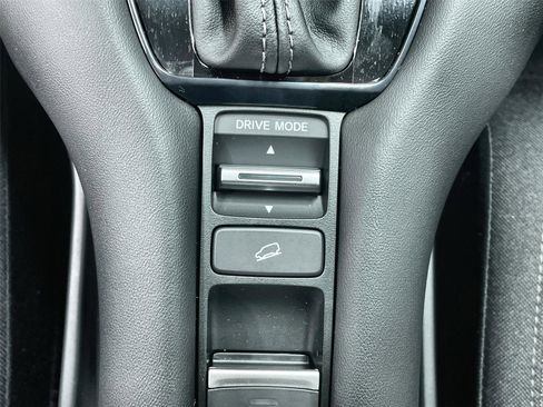 New 2026 Honda HR-V LX image 18