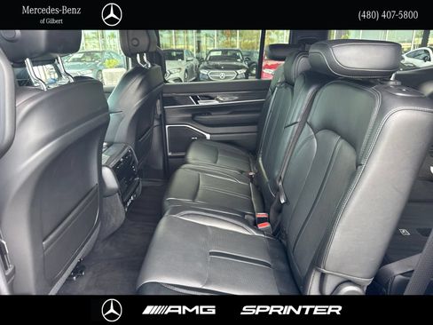 Used 2022 Jeep Wagoneer Series III AWD/4WD image 18