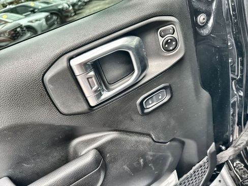 Used 2025 Jeep Gladiator Willys image 22