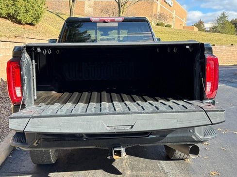 Used 2021 GMC Sierra 3500 Denali w/ Denali Ultimate Package image 9