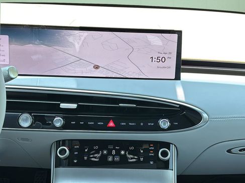 Certified 2026 Genesis GV70 2.5T Advanced AWD/4WD image 19