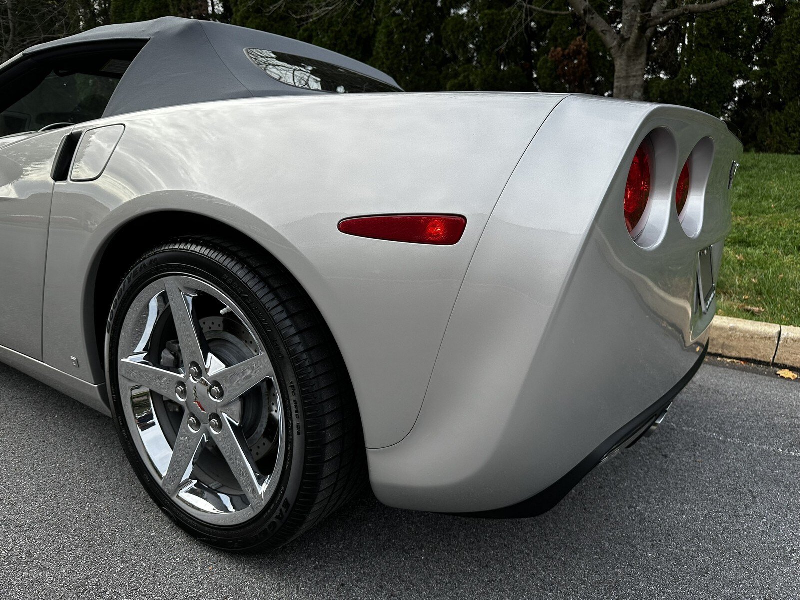 Used 2007 Chevrolet Corvette Convertible w/ Preferred Equipment Group RWD image 89