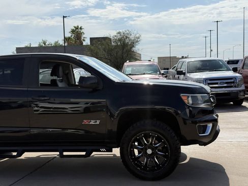 Used 2019 Chevrolet Colorado Z71 w/ Z71 Midnight Edition AWD/4WD image 5