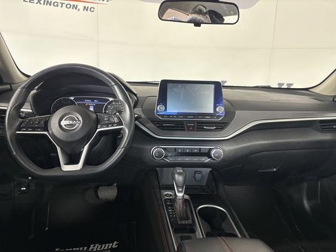 Used 2024 Nissan Altima 2.5 SR AWD/4WD image 22