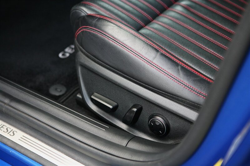 Used 2023 Genesis G70 2.0T w/ Sport Prestige Package AWD/4WD image 11