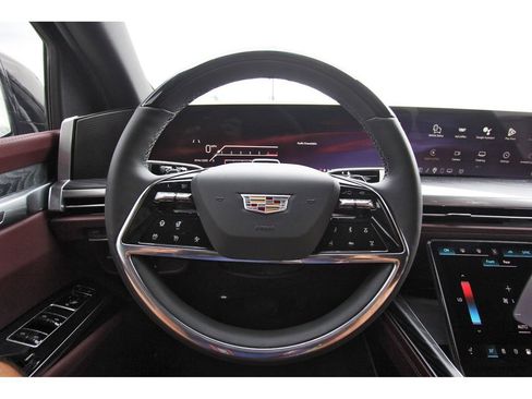 New 2026 Cadillac Escalade ESV Luxury AWD/4WD image 14