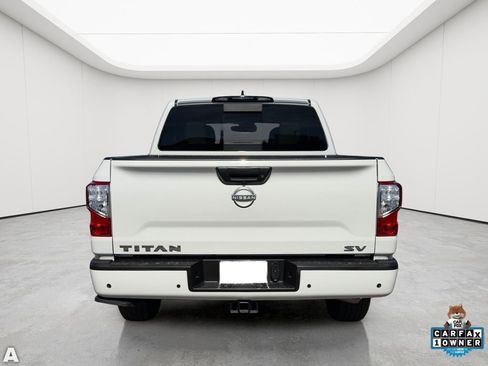 Used 2024 Nissan Titan SV w/ SV Convenience Package image 5