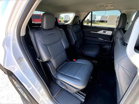 New 2025 Ford Explorer Active w/ Active Comfort Package image 25
