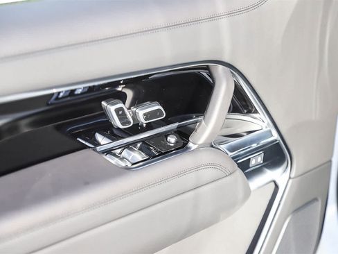 New 2026 Land Rover Range Rover Long Wheelbase SE image 22