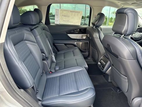 New 2025 Lincoln Nautilus Reserve image 22