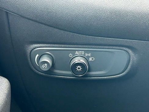 Used 2023 Chevrolet Equinox LT image 20