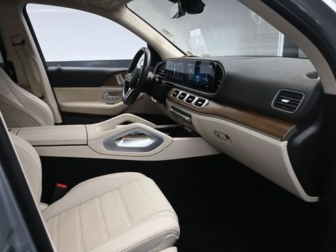 Used 2023 Mercedes-Benz GLS 450 4MATIC image 30