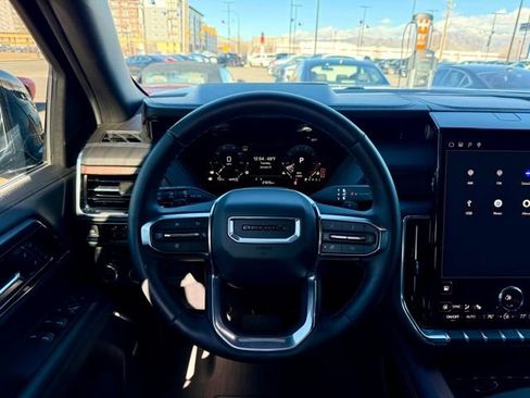 Used 2025 GMC Yukon Denali AWD/4WD image 10