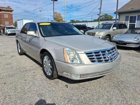 Used 2007 Cadillac DTS Luxury II image 2