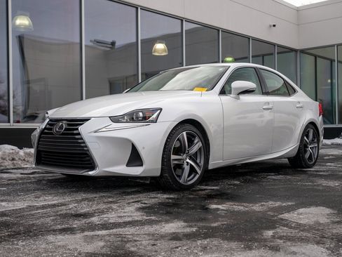 Used 2017 Lexus IS 200t image 3