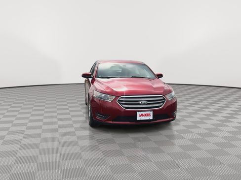 Used 2015 Ford Taurus SEL image 3