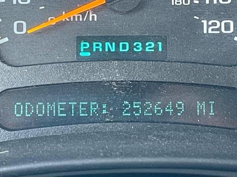 Used 2004 Chevrolet Avalanche Z71 w/ Preferred Equipment Group AWD/4WD image 39