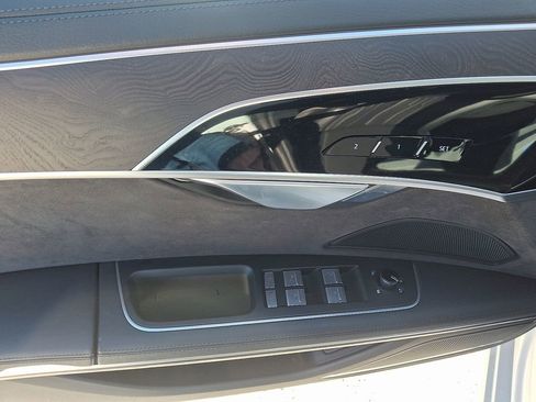 Used 2023 Audi A8 L 3.0T image 15