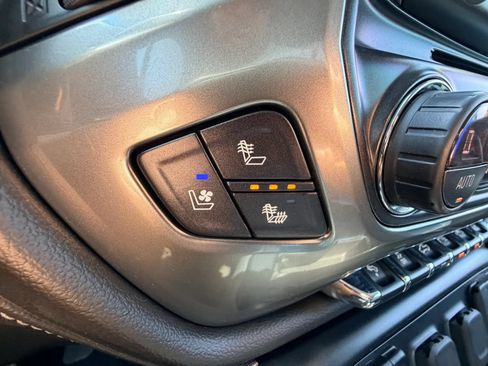 Used 2018 Chevrolet Silverado 1500 LTZ Z71 w/ LTZ Plus Package AWD/4WD image 19