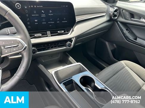 Used 2025 Chevrolet Equinox LT FWD image 35