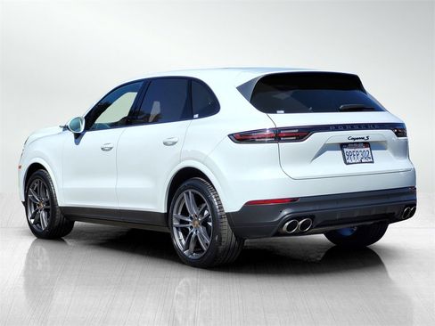 Used 2022 Porsche Cayenne S image 6