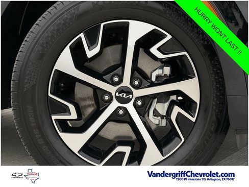 Used 2025 Kia Sportage EX AWD/4WD image 9