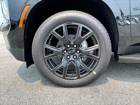 New 2026 Chevrolet Suburban RST w/ Advanced Technology Package AWD/4WD image 7