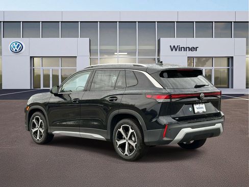 New 2026 Volkswagen Tiguan SE FWD image 3