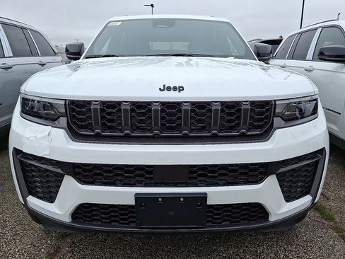 New 2026 Jeep Grand Cherokee L 4WD image 2