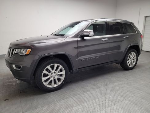 Used 2017 Jeep Grand Cherokee Limited image 2