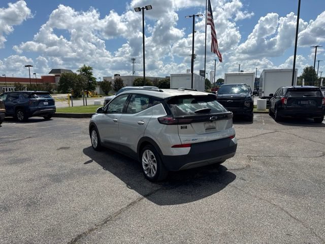 Used 2023 Chevrolet Bolt EUV LT w/ Comfort Package FWD image 6