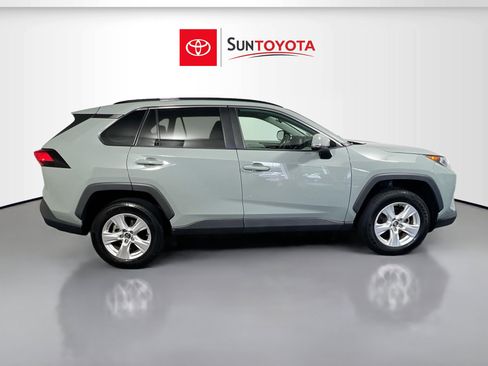 Used 2021 Toyota RAV4 XLE FWD image 2