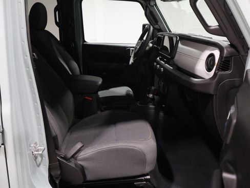 Used 2024 Jeep Wrangler Unlimited w/ Convenience Group image 22