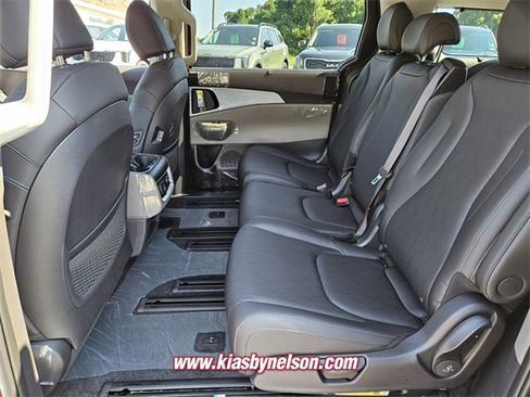New 2026 Kia Carnival SX image 6