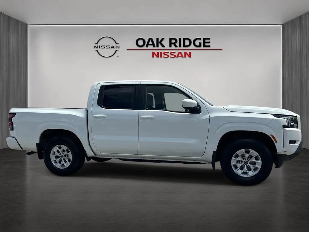 Used 2024 Nissan Frontier SV w/ Technology Package RWD image 2