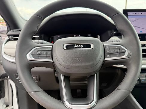 Used 2025 Jeep Compass Limited w/ Elite Group AWD/4WD image 23