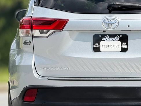 Used 2019 Toyota Highlander Plus w/ Protection Package #3 AWD/4WD image 16