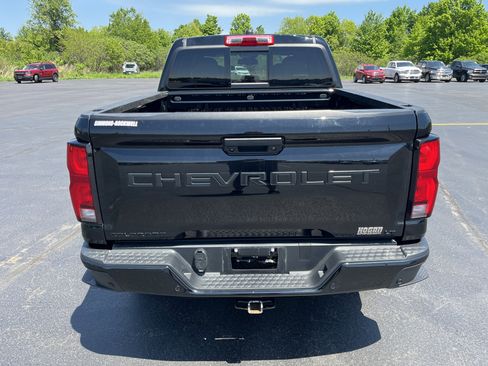 Used 2024 Chevrolet Colorado LT w/ LT Convenience Package III AWD/4WD image 3