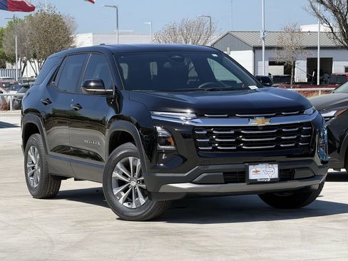 New 2026 Chevrolet Equinox LT FWD image 2